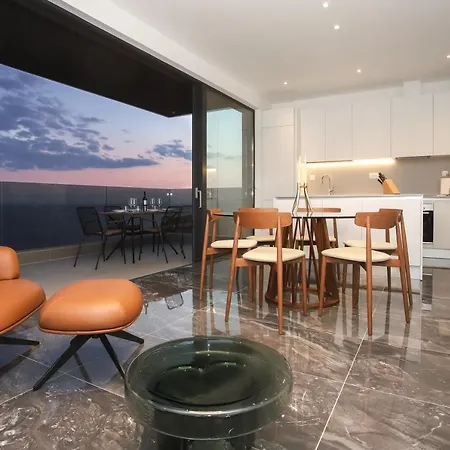 New&luxury With An Outstanding View - Bombii Blue Apartment *